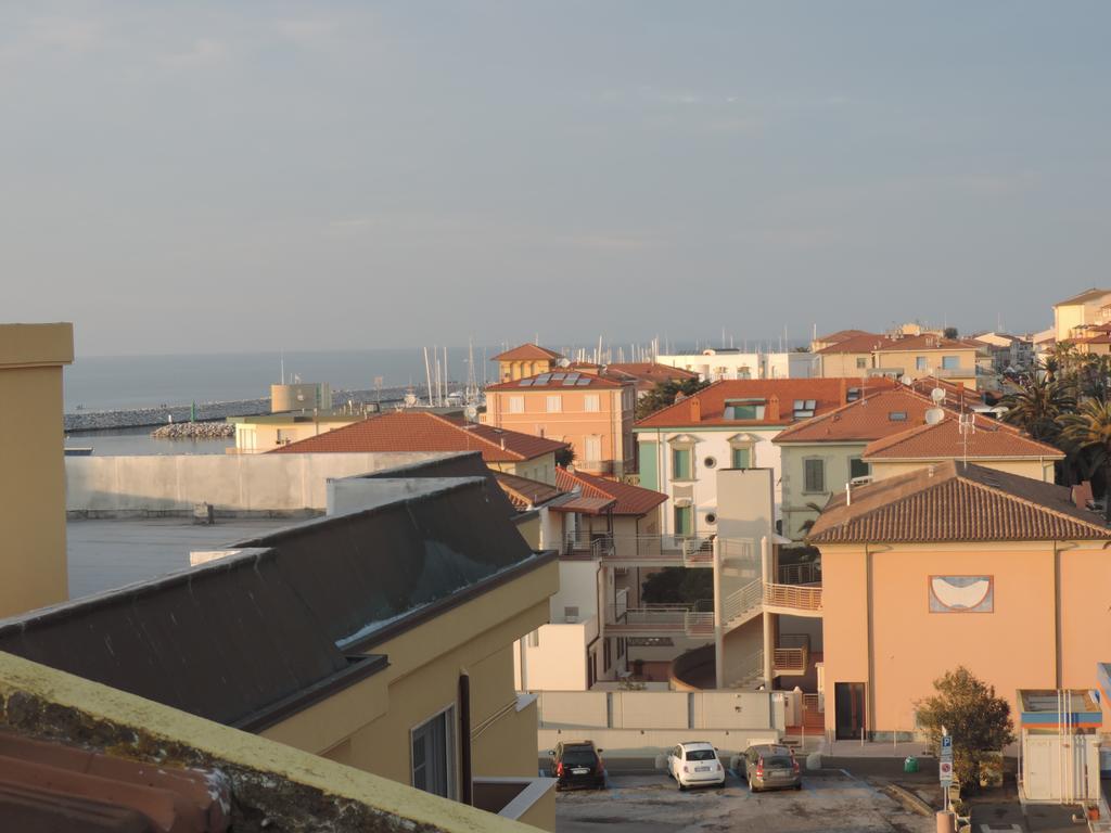 Noemi Apartment San Vincenzo Bagian luar foto