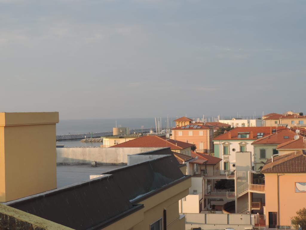 Noemi Apartment San Vincenzo Bagian luar foto
