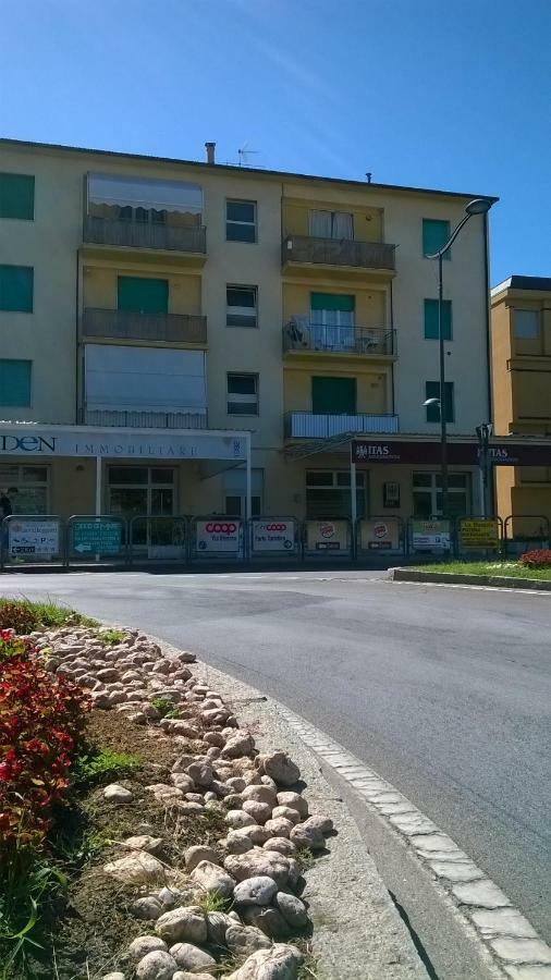 Noemi Apartment San Vincenzo Bagian luar foto